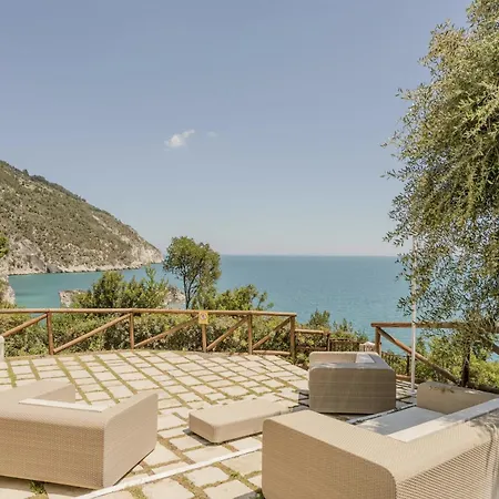Hotiday Collection - Faraglioni Hotel 4*